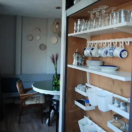 Bed & Breakfast Doen & Laten *